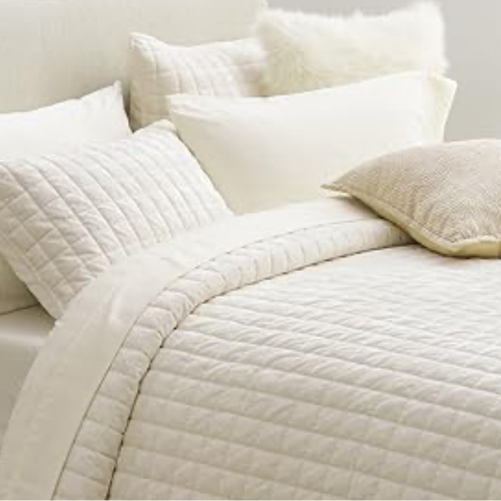 🆕 PB Style Cream Velvet Quilt Set White Luxury Coverlet Queen Down Alternative